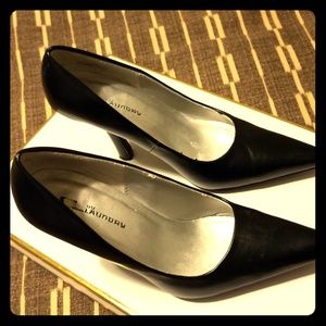 CL  by laundry shoes black pumps